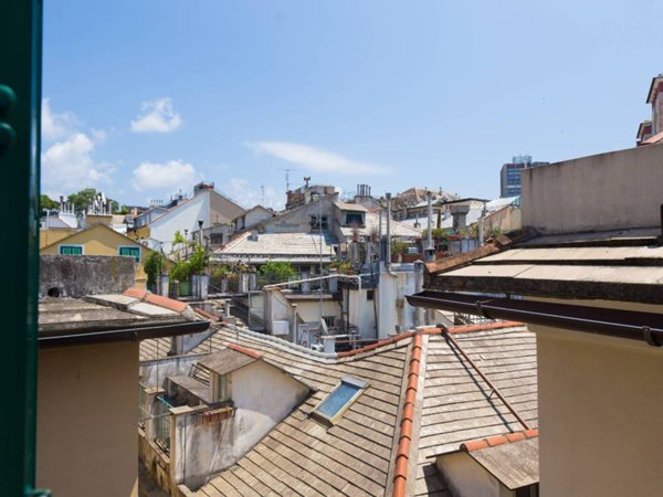 appartamento in vendita a Genova in zona Sottoripa / Maddalena / Molo
