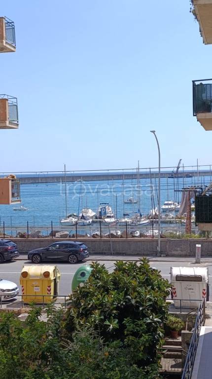 appartamento in vendita a Genova in zona Pegli