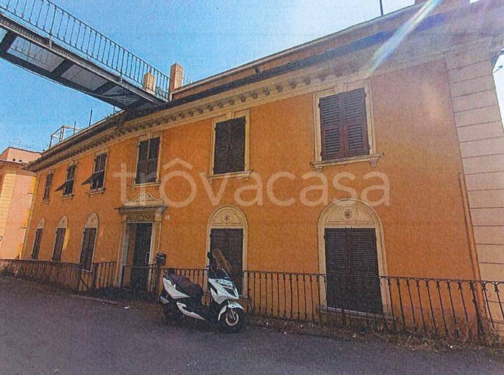 appartamento in vendita a Genova in zona Staglieno