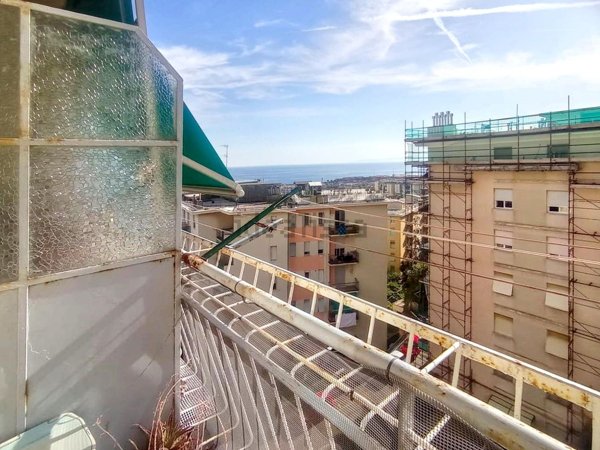 appartamento in vendita a Genova in zona Palmaro / Pra'
