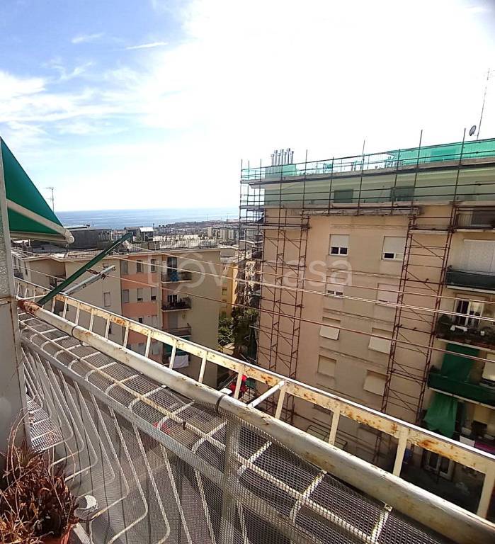 appartamento in vendita a Genova in zona Palmaro / Pra'