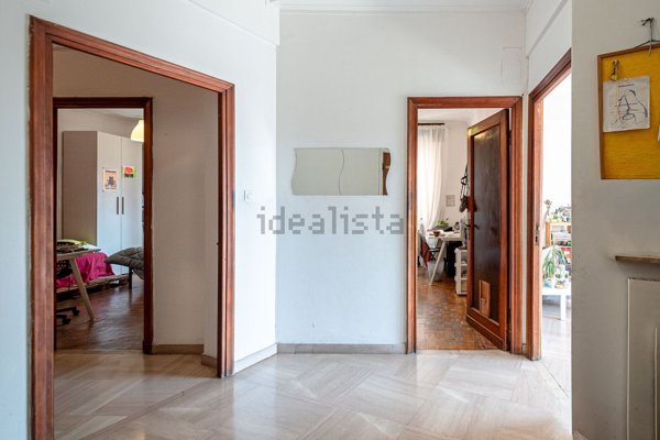 appartamento in vendita a Genova in zona Sottoripa / Maddalena / Molo
