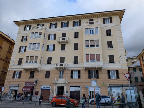 appartamento in vendita a Genova in zona Voltri