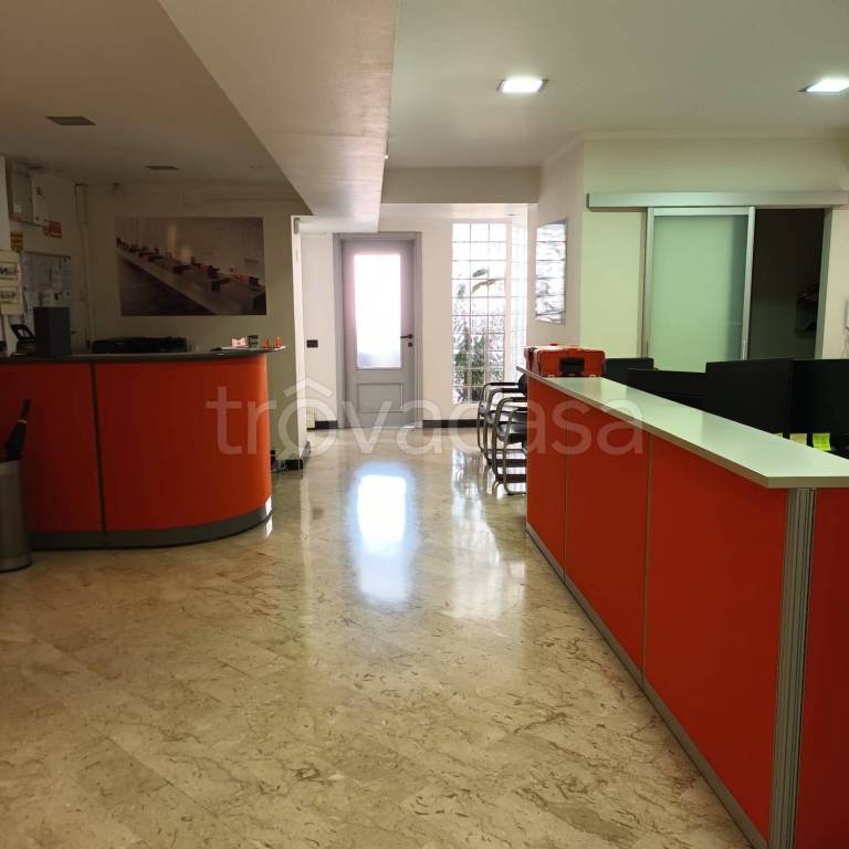 ufficio in vendita a Genova in zona Albaro
