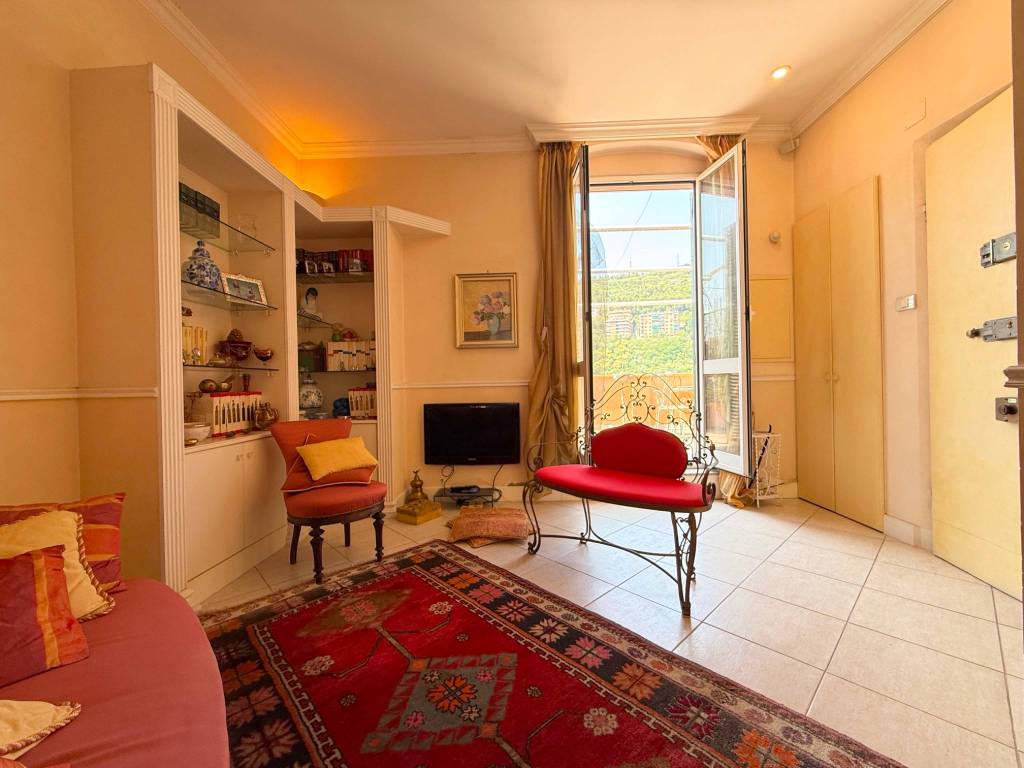 appartamento in vendita a Genova in zona Marassi