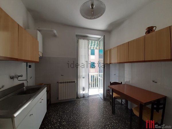 appartamento in vendita a Genova in zona Sestri Ponente