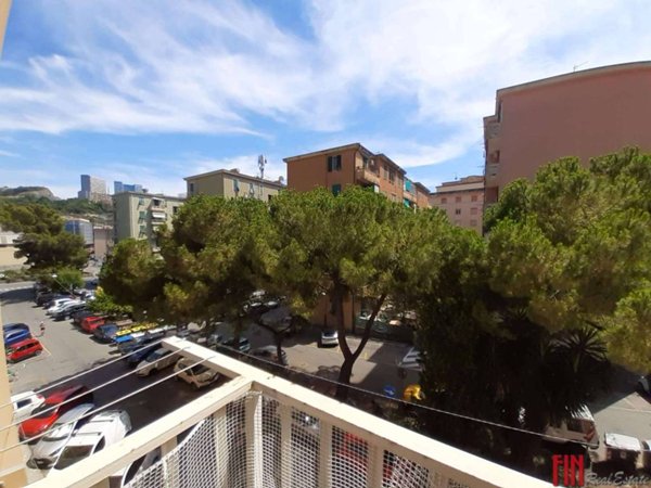 appartamento in vendita a Genova in zona Sestri Ponente