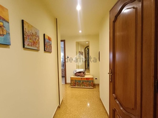 appartamento in vendita a Genova in zona Sestri Ponente