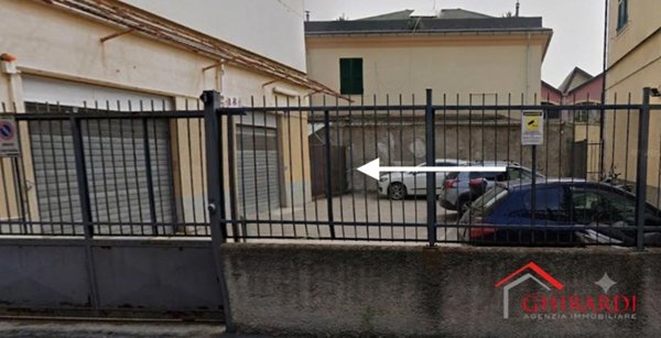 negozio in vendita a Genova in zona Sestri Ponente
