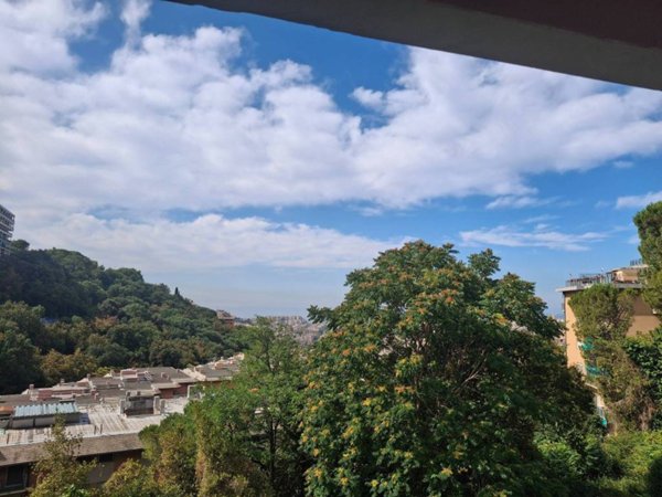 appartamento in vendita a Genova in zona Quezzi