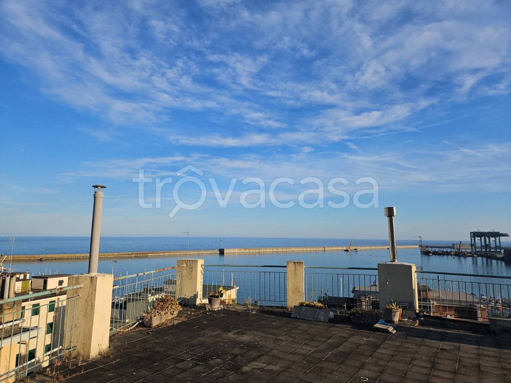 appartamento in vendita a Genova in zona Pegli