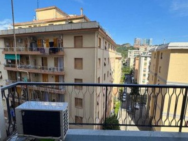 appartamento in vendita a Genova in zona Sestri Ponente