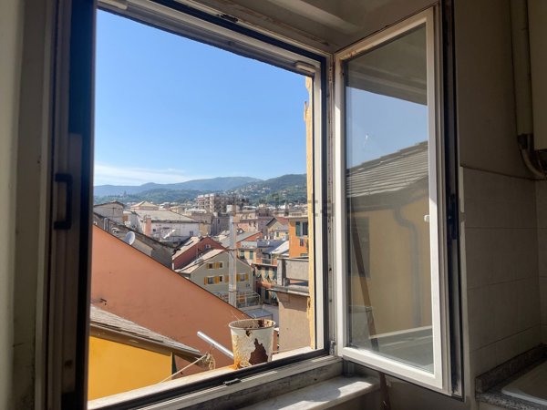 appartamento in vendita a Genova in zona Sestri Ponente