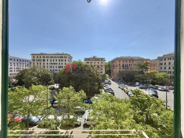 appartamento in vendita a Genova in zona Foce