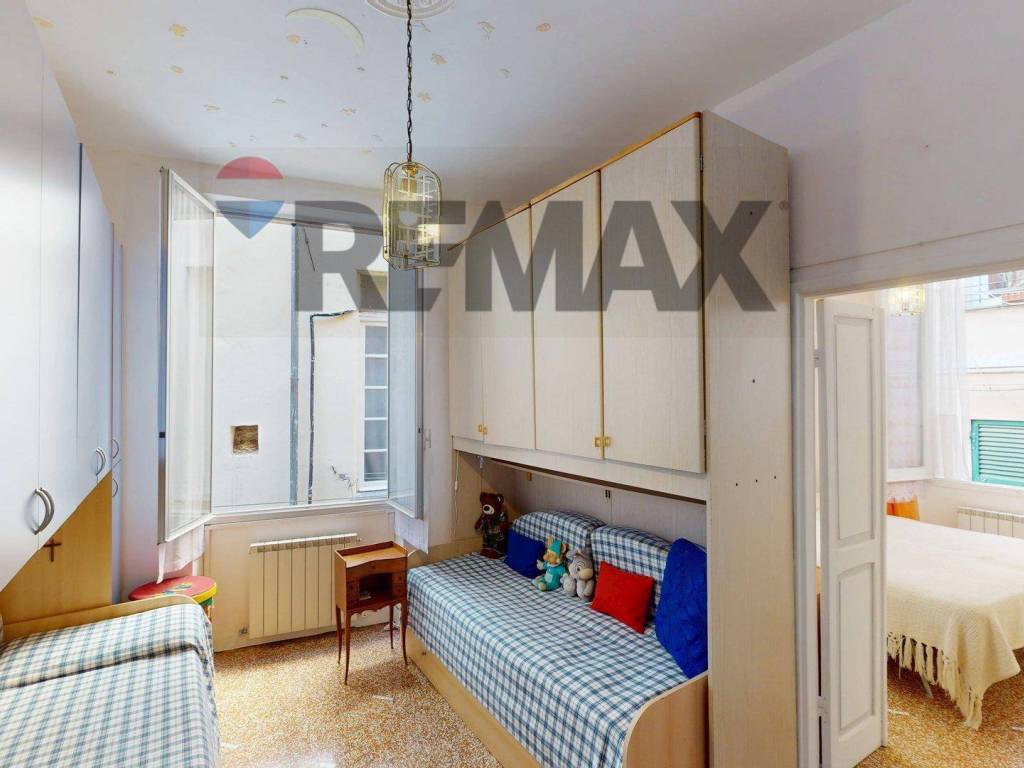appartamento in vendita a Genova in zona Sottoripa / Maddalena / Molo