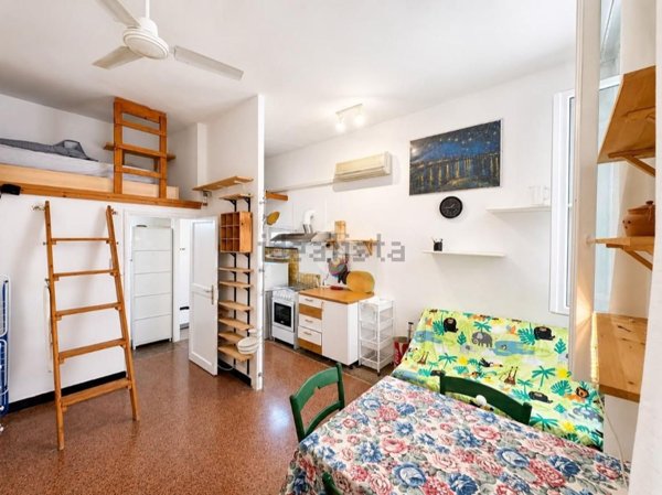 appartamento in vendita a Genova in zona Sottoripa / Maddalena / Molo