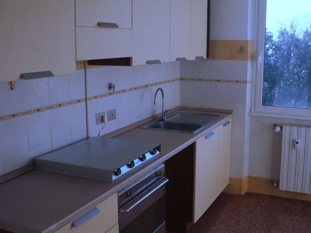 appartamento in vendita a Genova in zona Palmaro / Pra'