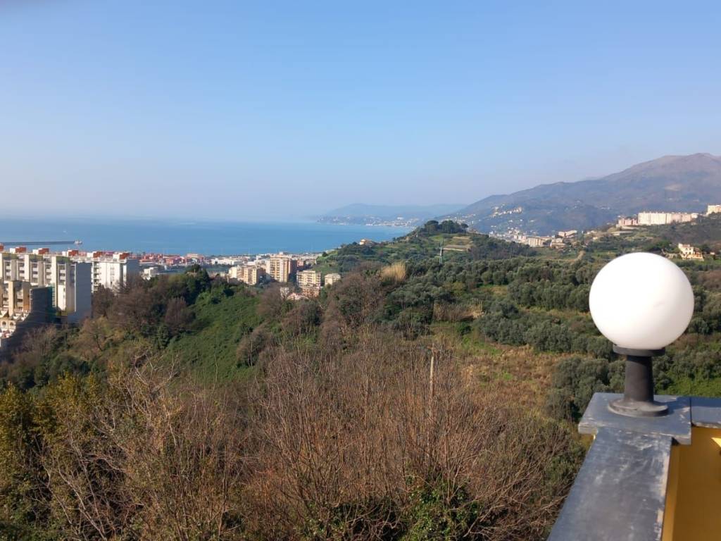 appartamento in vendita a Genova in zona Pegli