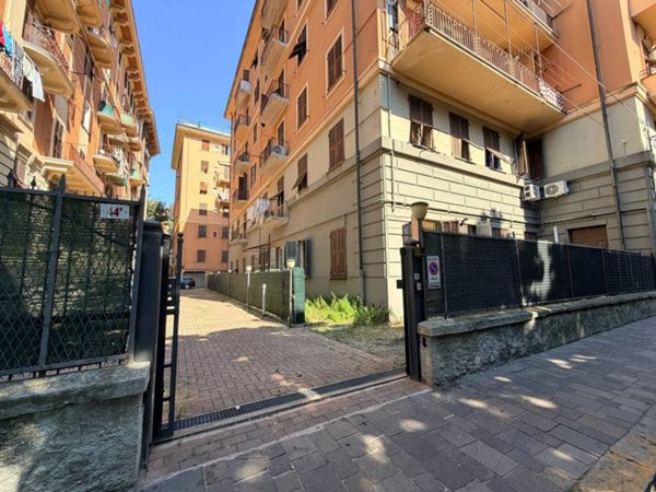 appartamento in vendita a Genova in zona Bolzaneto