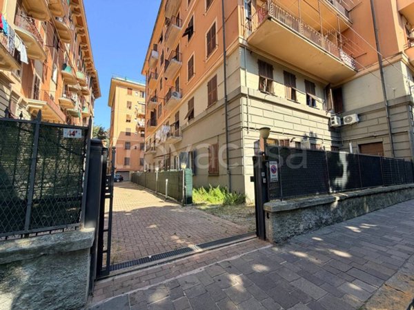 appartamento in vendita a Genova in zona Bolzaneto