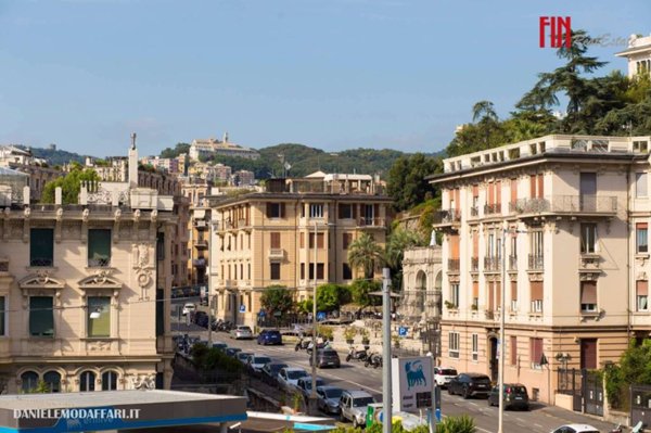appartamento in vendita a Genova in zona Rivarolo