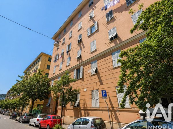 appartamento in vendita a Genova in zona Rivarolo