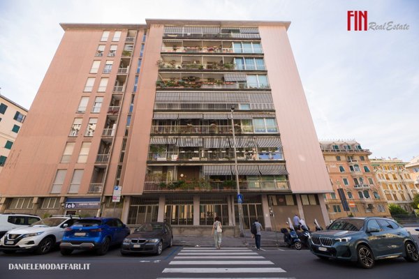 appartamento in vendita a Genova in zona Foce