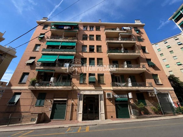 appartamento in vendita a Genova in zona Sestri Ponente
