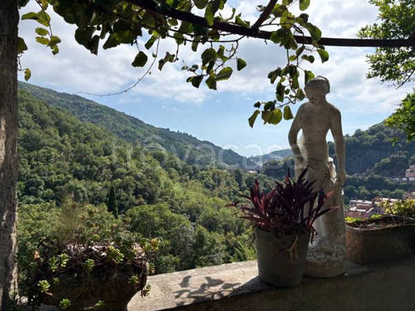 casa indipendente in vendita a Genova in zona San Desiderio