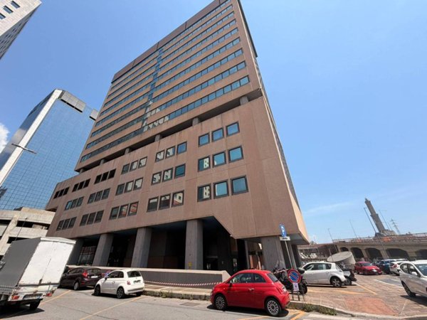 ufficio in vendita a Genova in zona Sampierdarena