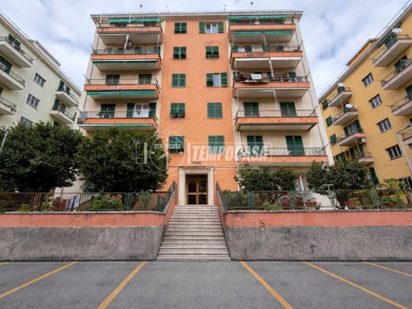 appartamento in vendita a Genova in zona Sestri Ponente