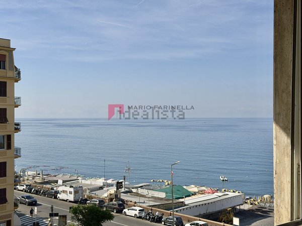 appartamento in vendita a Genova in zona Sturla
