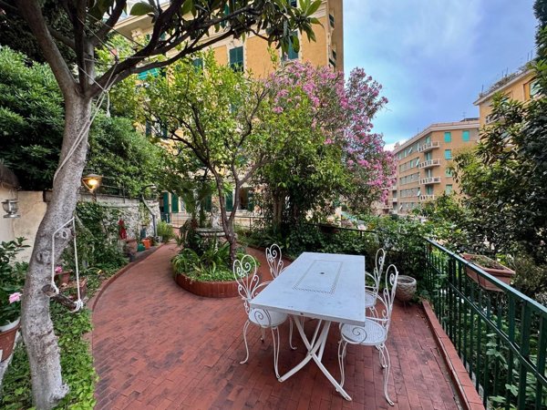 appartamento in vendita a Genova in zona San Vincenzo