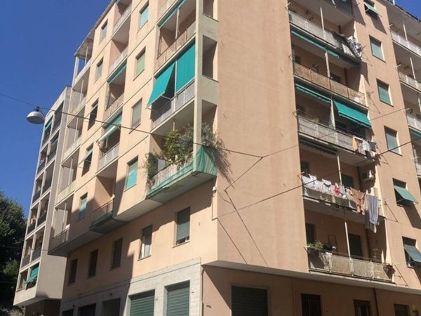 appartamento in vendita a Genova in zona Sestri Ponente