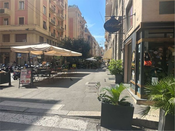 negozio in vendita a Genova