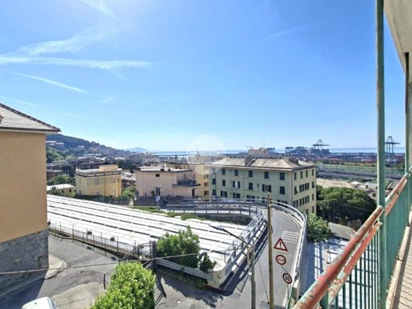 appartamento in vendita a Genova in zona Palmaro / Pra'