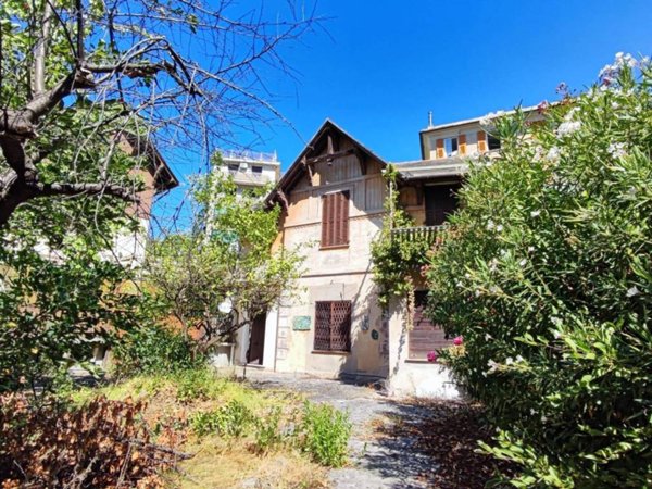 casa indipendente in vendita a Genova in zona Pegli
