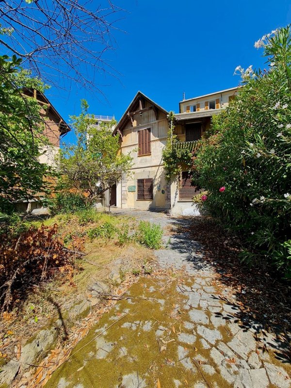 casa indipendente in vendita a Genova in zona Pegli