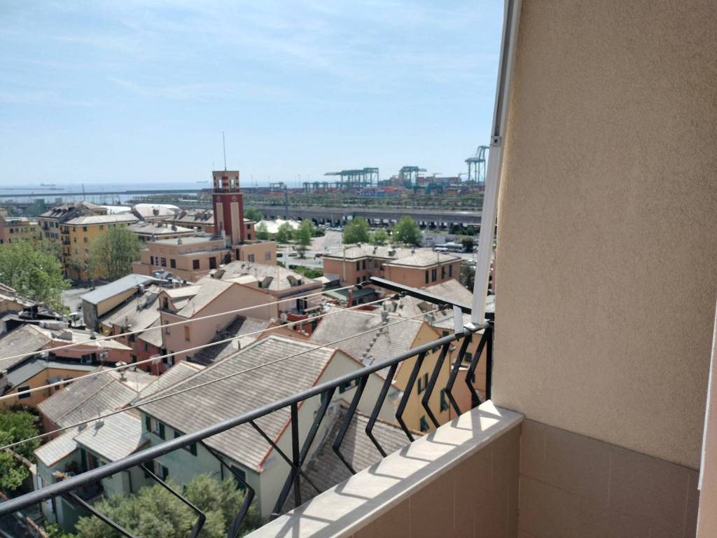 appartamento in vendita a Genova in zona Palmaro / Pra'