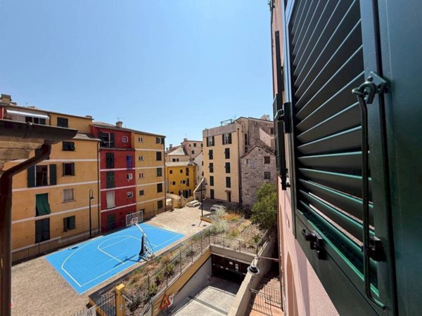appartamento in vendita a Genova in zona Sottoripa / Maddalena / Molo