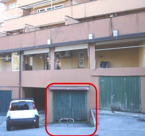 locale di sgombero in vendita a Genova