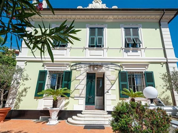 casa indipendente in vendita a Genova in zona Quinto al Mare