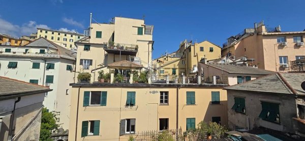 appartamento in vendita a Genova in zona Sottoripa / Maddalena / Molo