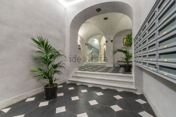 appartamento in vendita a Genova in zona Sottoripa / Maddalena / Molo