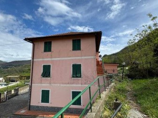 casa indipendente in vendita a Genova