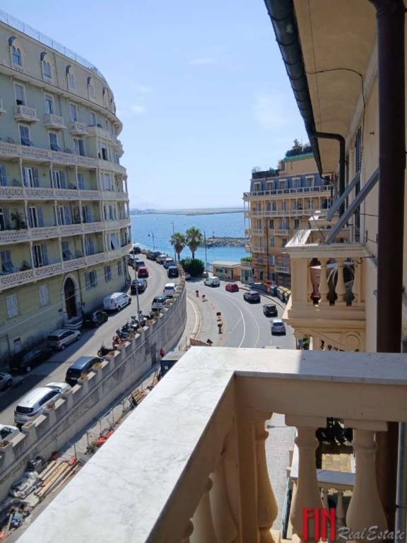 appartamento in vendita a Genova in zona Pegli