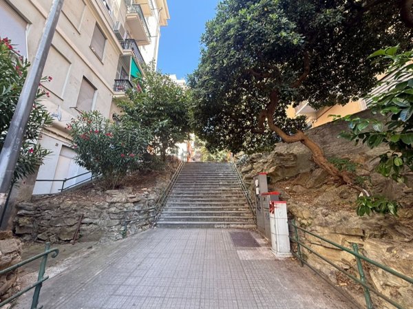 appartamento in vendita a Genova in zona Foce