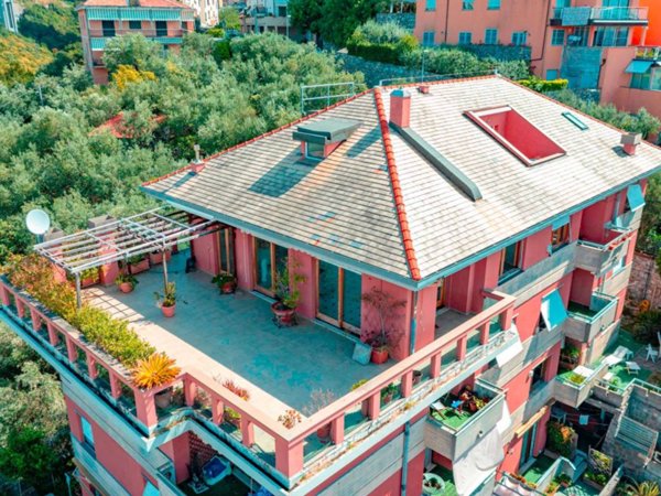 appartamento in vendita a Genova in zona Quarto dei Mille
