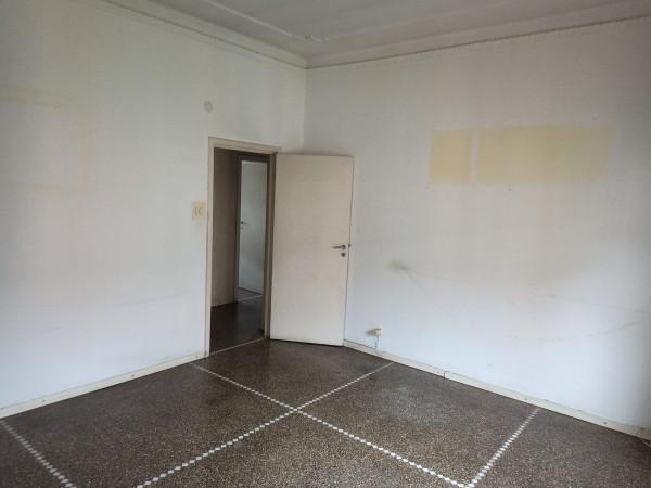 appartamento in vendita a Genova in zona Sestri Ponente