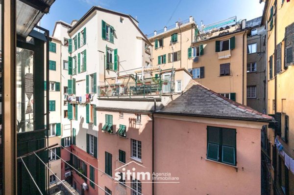 appartamento in vendita a Genova in zona Sottoripa / Maddalena / Molo